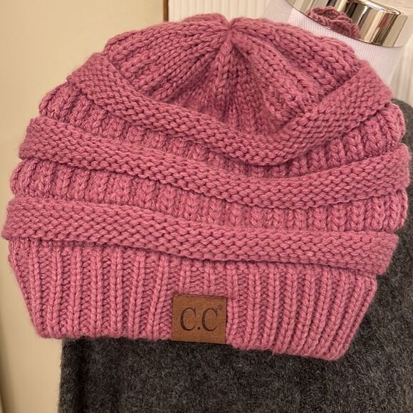 SET OF TWO BEANIES - Picture 4 of 4
